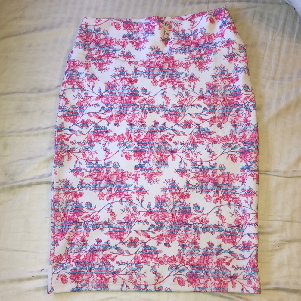 Lularoe small Cassie skirt